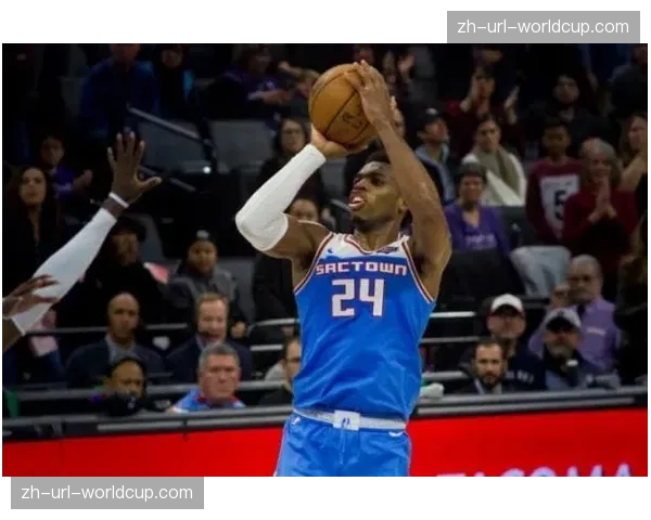 技术统计失误：官方将一次激烈抢篮板记为抢断，次日更正